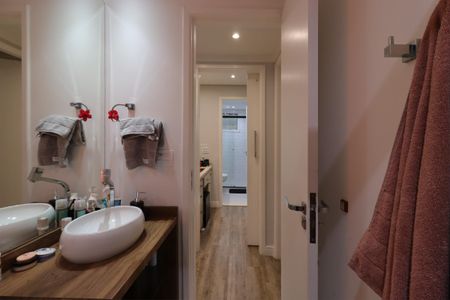 Apartamento à venda com 77m², 2 quartos e 1 vagaBanheiro Social