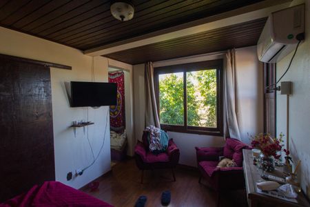 Casa à venda com 243m², 4 quartos e 3 vagas Suíte