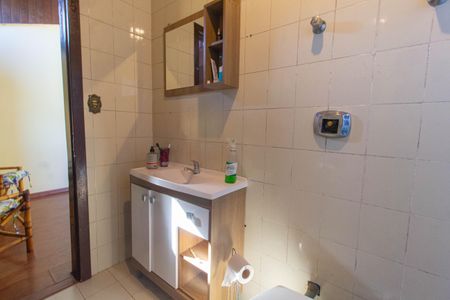 Casa à venda com 243m², 4 quartos e 3 vagasBanheiro 