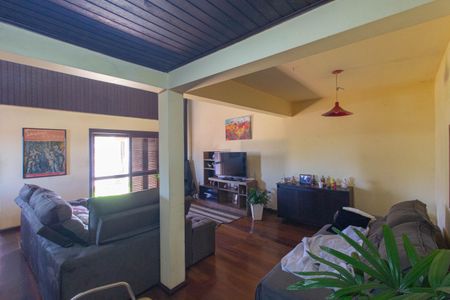 Casa à venda com 243m², 4 quartos e 3 vagasSala