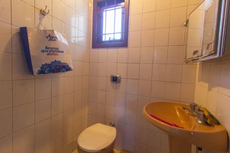 Casa à venda com 243m², 4 quartos e 3 vagasBanheiro de serviço