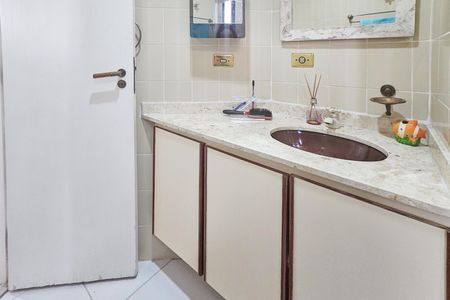 Apartamento para alugar com 240m², 3 quartos e 2 vagas Apartamento para alugar com 240m², 3 quartos e 2 vagasBanheiro Social