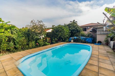 Casa à venda com 290m², 4 quartos e 2 vagasPiscina
