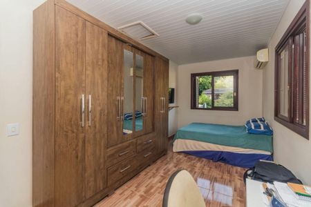 Casa à venda com 290m², 4 quartos e 2 vagasQuarto