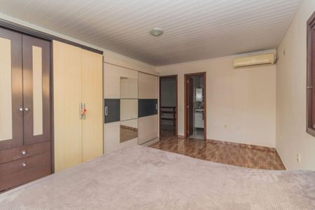 Casa à venda com 290m², 4 quartos e 2 vagasQuarto