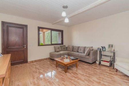 Casa à venda com 290m², 4 quartos e 2 vagasSala