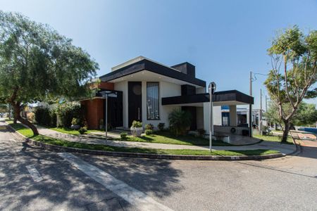 Casa de condomínio para alugar com 154m², 3 quartos e 2 vagas Casa de condomínio para alugar com 154m², 3 quartos e 2 vagasFachada