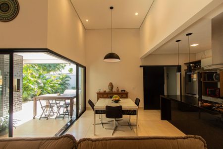 Casa de condomínio para alugar com 154m², 3 quartos e 2 vagas Casa de condomínio para alugar com 154m², 3 quartos e 2 vagasSala