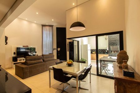 Casa de condomínio para alugar com 154m², 3 quartos e 2 vagas Casa de condomínio para alugar com 154m², 3 quartos e 2 vagasSala