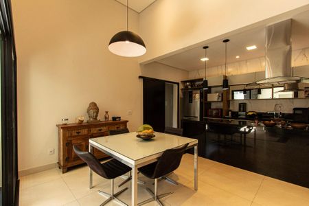 Casa de condomínio para alugar com 154m², 3 quartos e 2 vagas Casa de condomínio para alugar com 154m², 3 quartos e 2 vagasSala