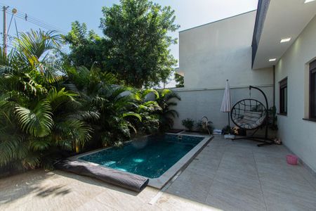 Casa de condomínio para alugar com 154m², 3 quartos e 2 vagas Casa de condomínio para alugar com 154m², 3 quartos e 2 vagasPiscina