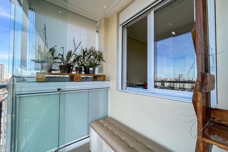 Apartamento à venda com 63m², 2 quartos e 2 vagasVaranda