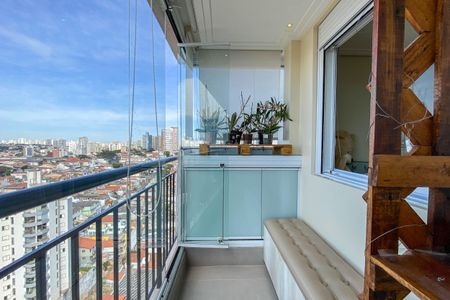Apartamento à venda com 63m², 2 quartos e 2 vagasVaranda