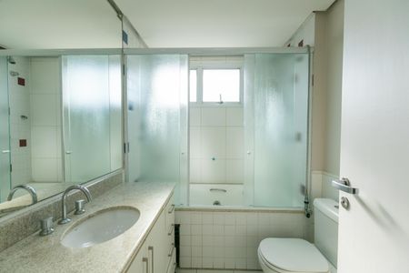 Apartamento para alugar com 185m², 3 quartos e 3 vagasBanheiro da Suíte 3