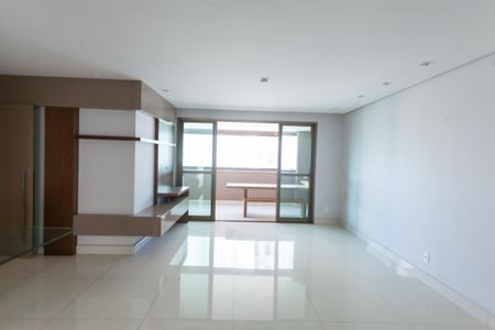 Apartamento para alugar com 143m², 4 quartos e 3 vagasSala