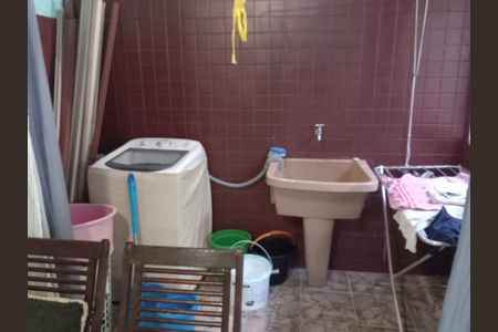 Casa à venda com 107m², 4 quartos e 1 vaga