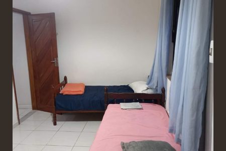 Casa à venda com 107m², 4 quartos e 1 vaga