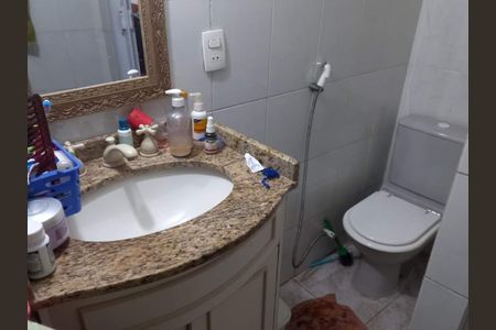 Casa à venda com 107m², 4 quartos e 1 vaga