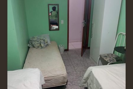 Casa à venda com 107m², 4 quartos e 1 vaga