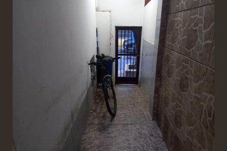 Casa à venda com 107m², 4 quartos e 1 vaga