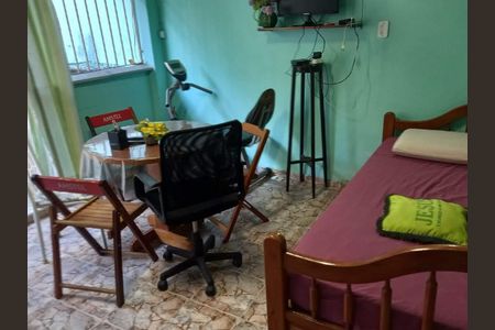 Casa à venda com 107m², 4 quartos e 1 vaga