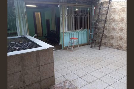 Casa à venda com 107m², 4 quartos e 1 vaga