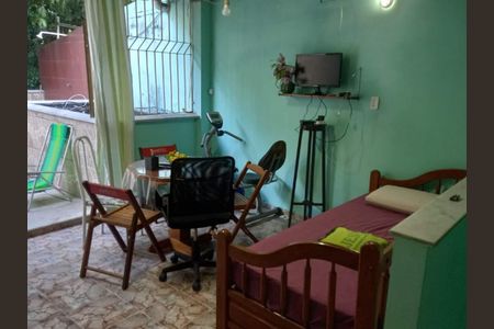 Casa à venda com 107m², 4 quartos e 1 vaga