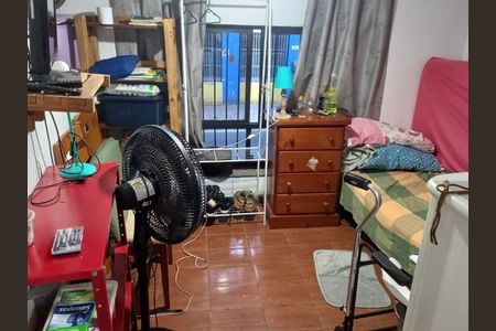 Casa à venda com 107m², 4 quartos e 1 vaga