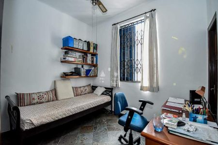 Casa à venda com 270m², 4 quartos e 1 vaga