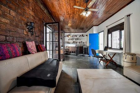 Casa à venda com 270m², 4 quartos e 1 vaga