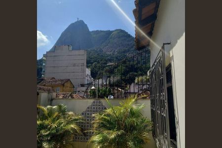 Casa à venda com 270m², 4 quartos e 1 vaga