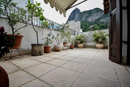 Casa à venda com 270m², 4 quartos e 1 vaga