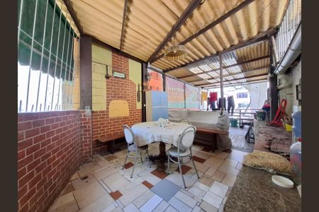 Casa à venda com 260m², 5 quartos e sem vaga Casa à venda com 260m², 5 quartos e sem vagaÁrea Externa