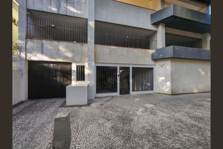 Apartamento à venda com 429m², 4 quartos e 4 vagasFachada e portaria