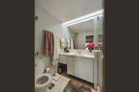 Apartamento à venda com 429m², 4 quartos e 4 vagasBanheiro da Suíte