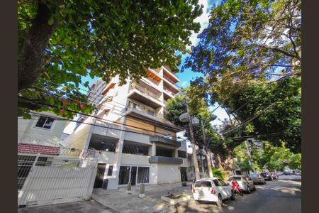 Apartamento à venda com 429m², 4 quartos e 4 vagasFachada e portaria