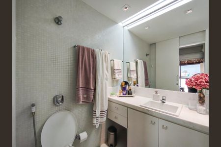 Apartamento à venda com 429m², 4 quartos e 4 vagasBanheiro da Suíte