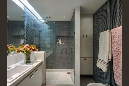 Apartamento à venda com 429m², 4 quartos e 4 vagasBanheiro Corredor