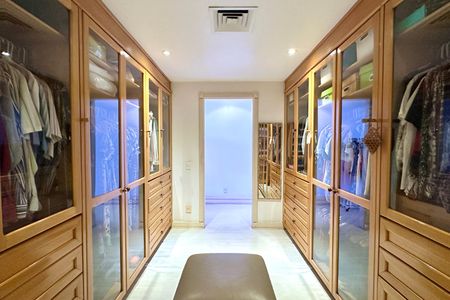 Apartamento à venda com 330m², 4 quartos e 2 vagasCloset da suíte 1