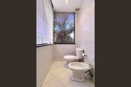 Apartamento à venda com 330m², 4 quartos e 2 vagasBanheiro da Suíte 1