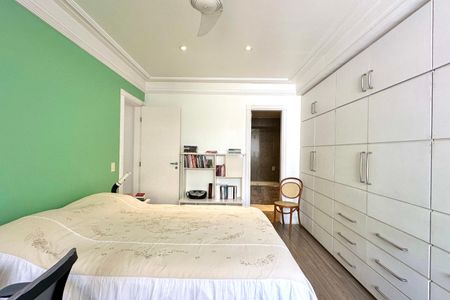 Apartamento à venda com 330m², 4 quartos e 2 vagasSuíte 3