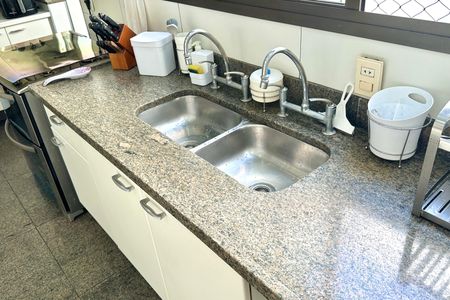 Apartamento à venda com 330m², 4 quartos e 2 vagasCozinha