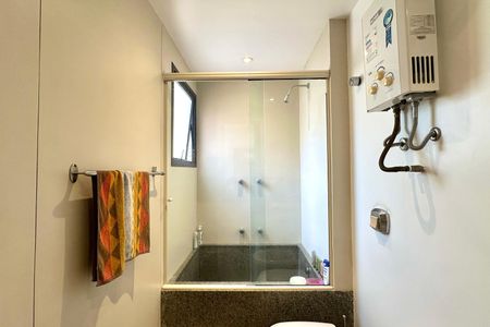 Apartamento à venda com 330m², 4 quartos e 2 vagasBanheiro da Suíte 2