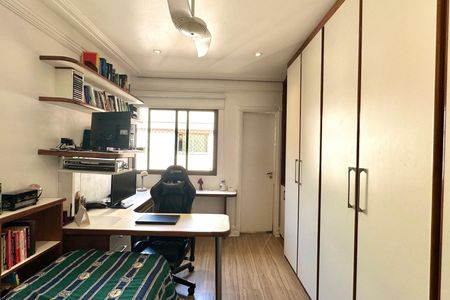 Apartamento à venda com 330m², 4 quartos e 2 vagasSuíte 2