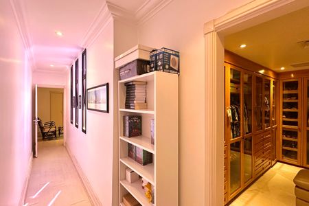 Apartamento à venda com 330m², 4 quartos e 2 vagasSuíte 1