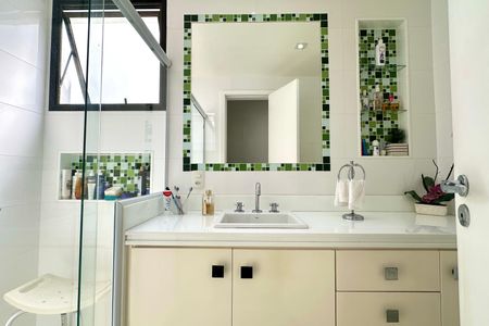 Apartamento à venda com 330m², 4 quartos e 2 vagasBanheiro Social