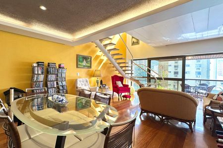 Apartamento à venda com 330m², 4 quartos e 2 vagasSala