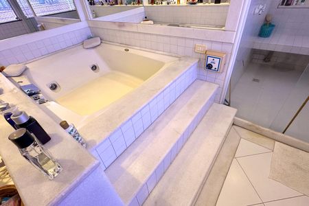 Apartamento à venda com 330m², 4 quartos e 2 vagasBanheiro da Suíte 1