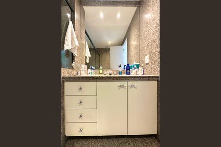 Apartamento à venda com 330m², 4 quartos e 2 vagasSuíte 3