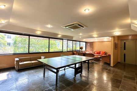 Apartamento à venda com 330m², 4 quartos e 2 vagasÁrea comum - Salão de festas